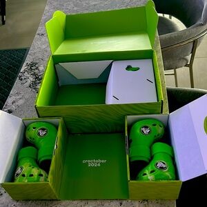 Doggie Crocs Size Large